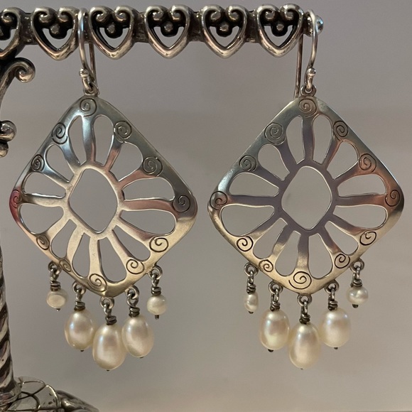 Silpada Pearl and Sterling Silver Dangle Earrings W2165 - Picture 4 of 14